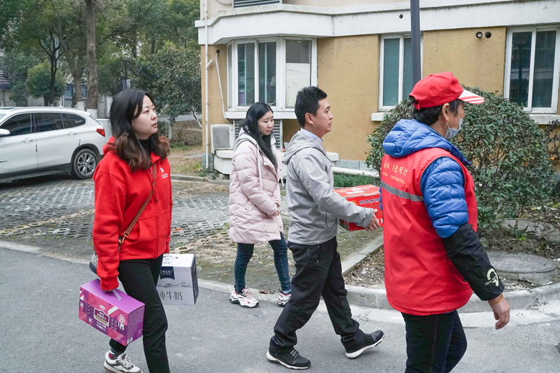 爱聚温暖 派送温情丨派米雷•公益在行动新春帮困慰问(图1) 爱聚温暖 派送温情丨派米雷•公益在行动新春帮困慰问(图1)