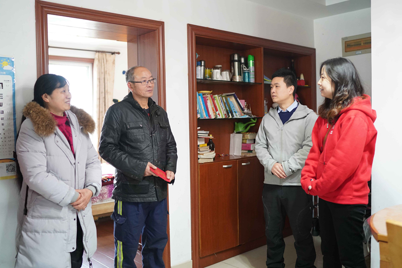 爱聚温暖 派送温情丨派米雷•公益在行动新春帮困慰问(图3) 爱聚温暖 派送温情丨派米雷•公益在行动新春帮困慰问(图3)