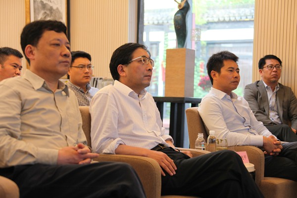 Yu Ning,Deputy Chief Executive and member of the Standing Co(图1)