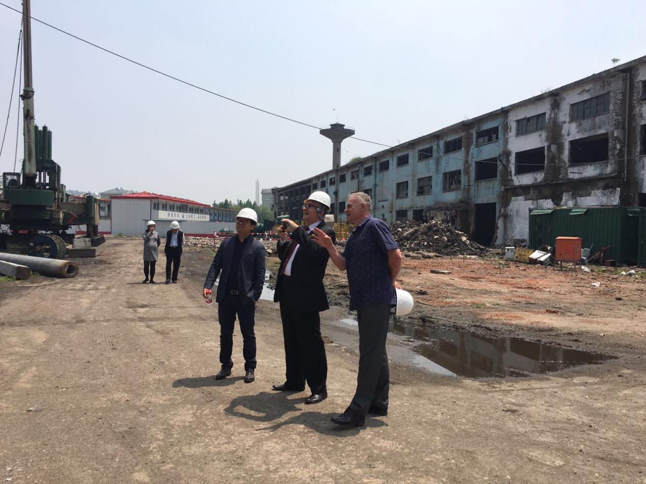 Polish consul in Shanghai visited Premier Songjiang project(图1)